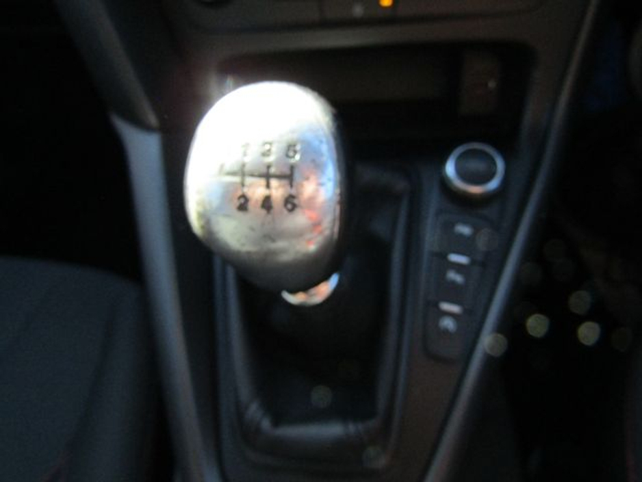 2017 Ford Focus - image 28