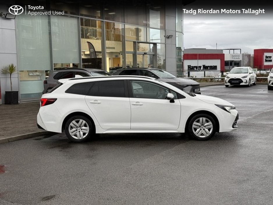 2025 Toyota Corolla - image 3