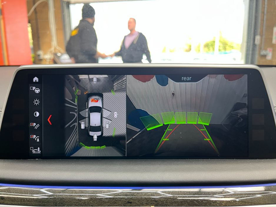 2018 BMW 7 Series - image 28