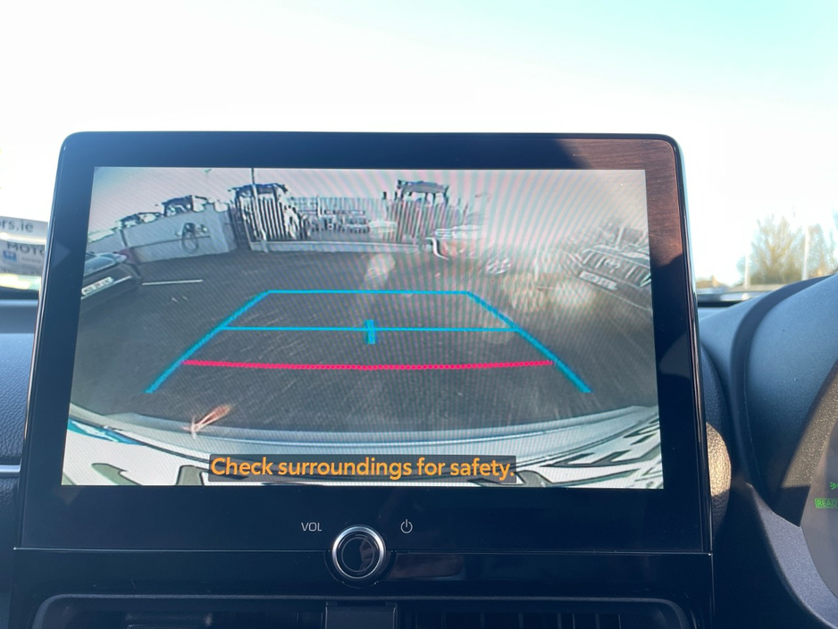 2025 Toyota Yaris Cross - image 11