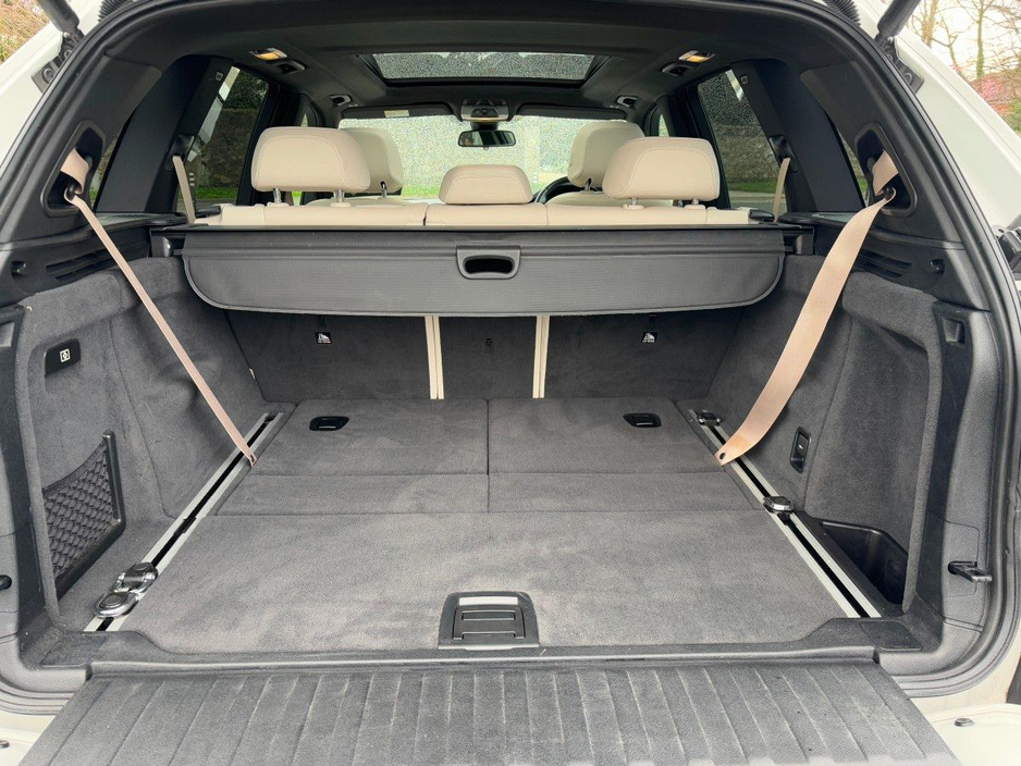 2017 BMW X5 - image 22