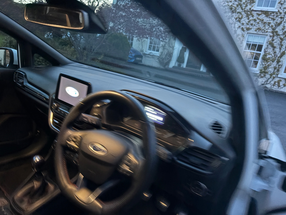 2021 Ford Fiesta - image 14