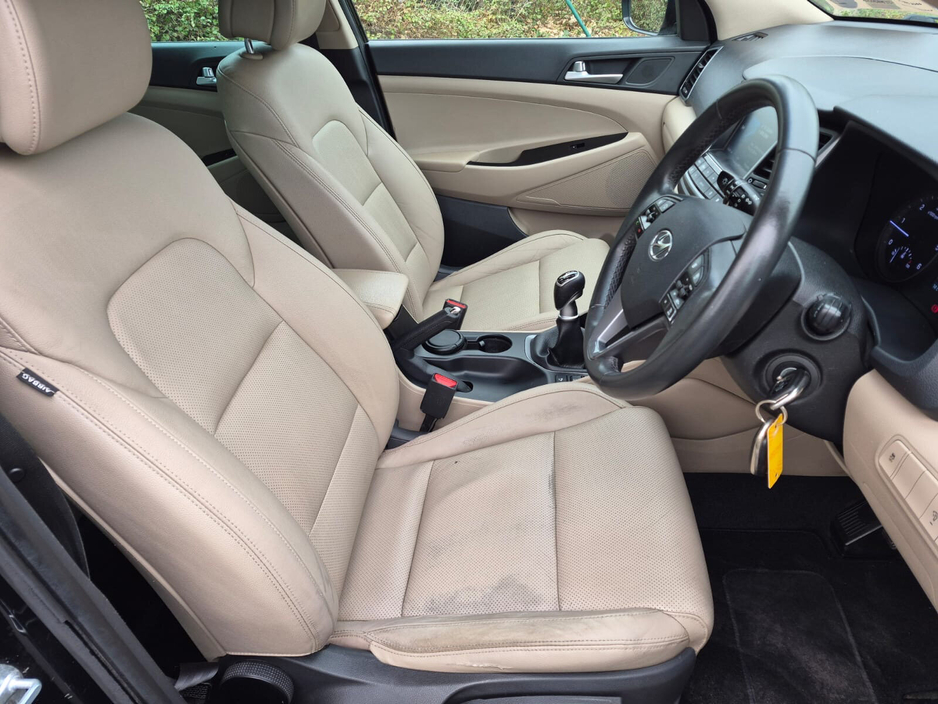 2017 Hyundai Tucson - image 18