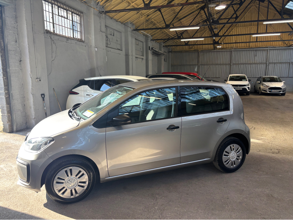 2019 Volkswagen up! - image 12