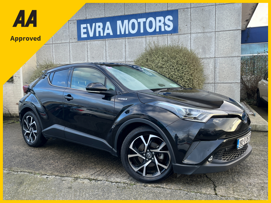 2019 Toyota C-HR SOL HYBRID AUTOMATIC 1.8 PETROL //HALF LEATHER HEATED SEATS//ADAPTIVE CRUISE CONTROL//REVERSE CAMERA//KEYLESS ENTRY// €19,950