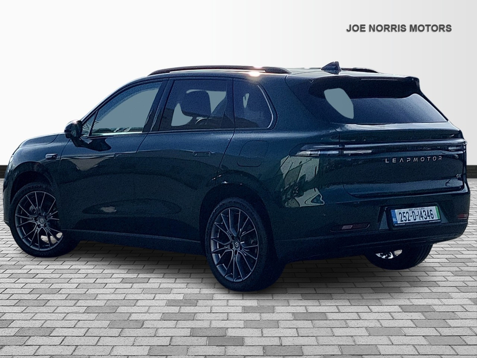 2025 Leapmotor C10 - image 3