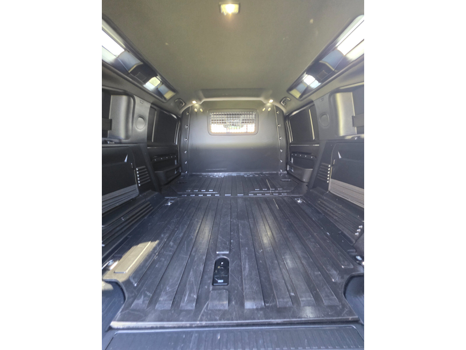 2024 Land Rover Defender - image 8