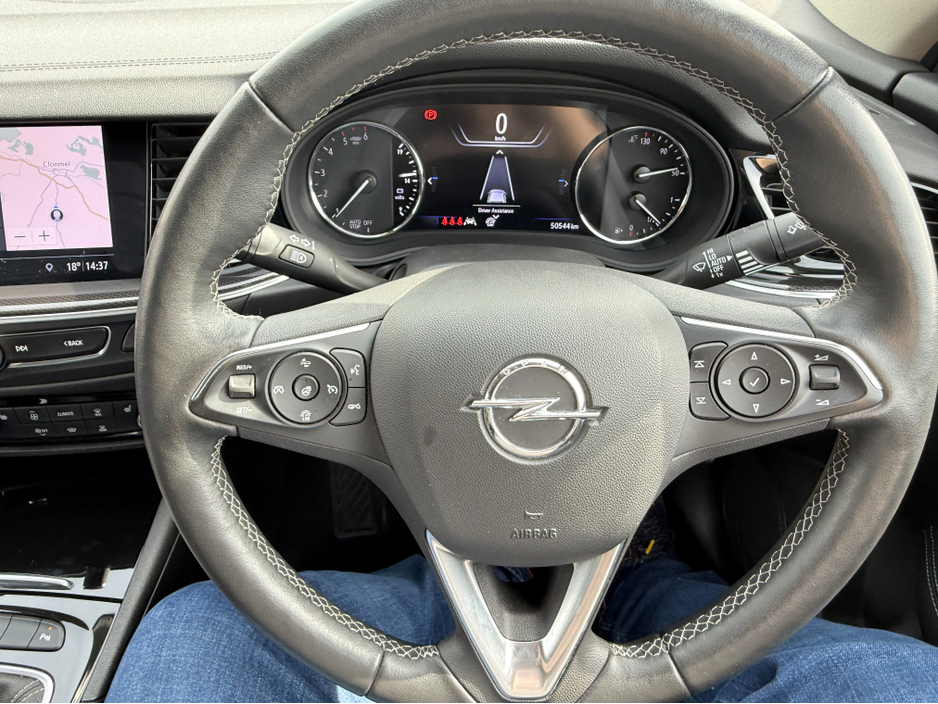 2022 Opel Insignia - image 17