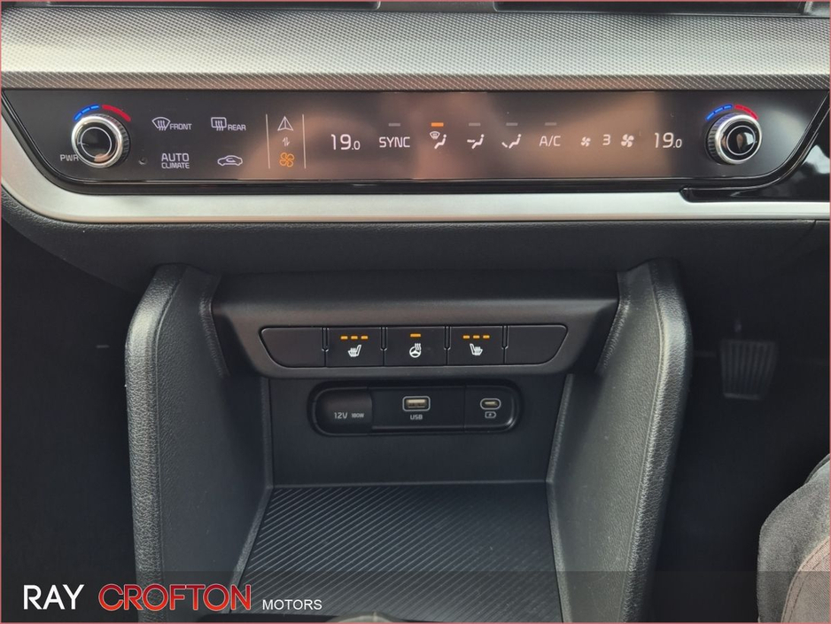 2022 Kia Sportage - image 13