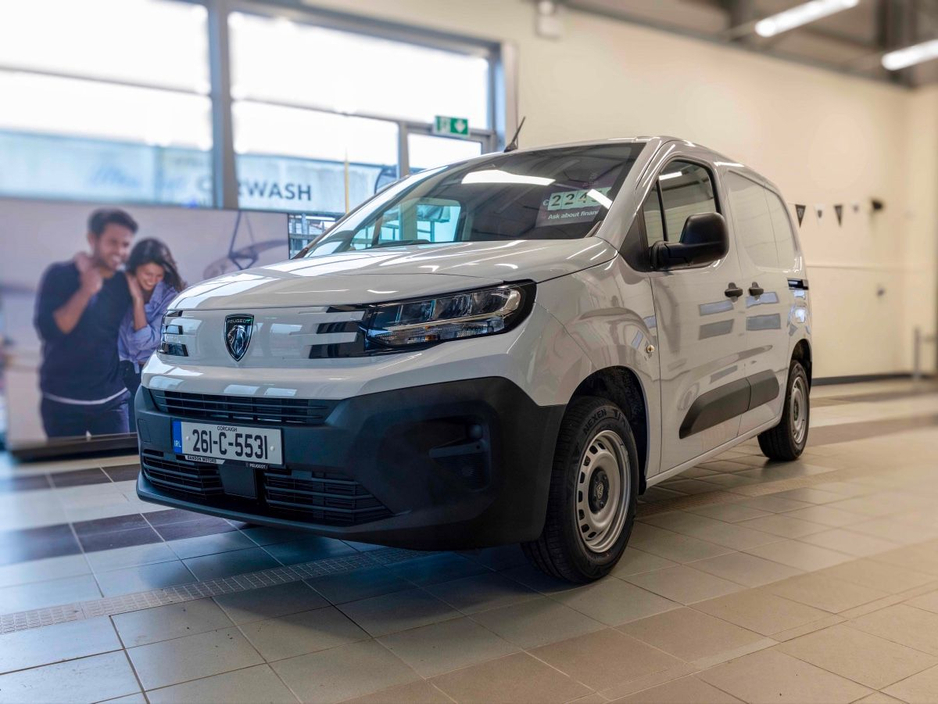 2026 Peugeot Partner PRE REG OFFER - PARTNER PRO PLUS1.5 HDI 100 65 €22,450