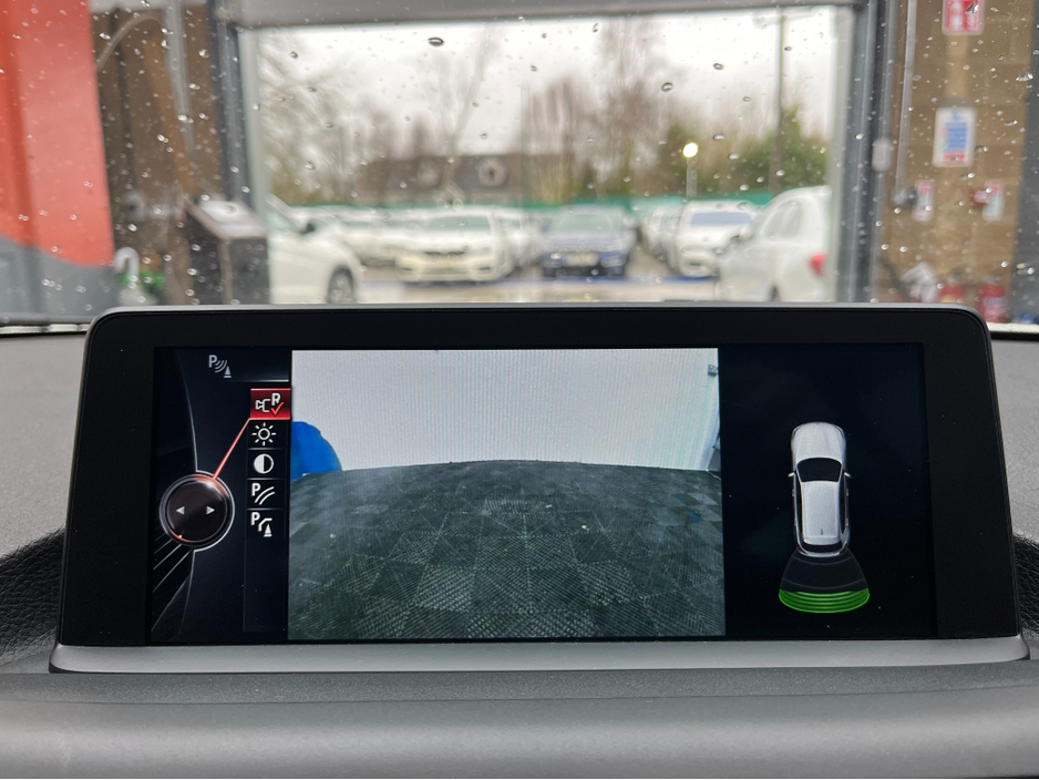 2015 BMW 1 Series 2015 BMW 116I 1.6 AUTOMATIC / CRUISE CONTROL / REVERSE CAMERA AND MORE