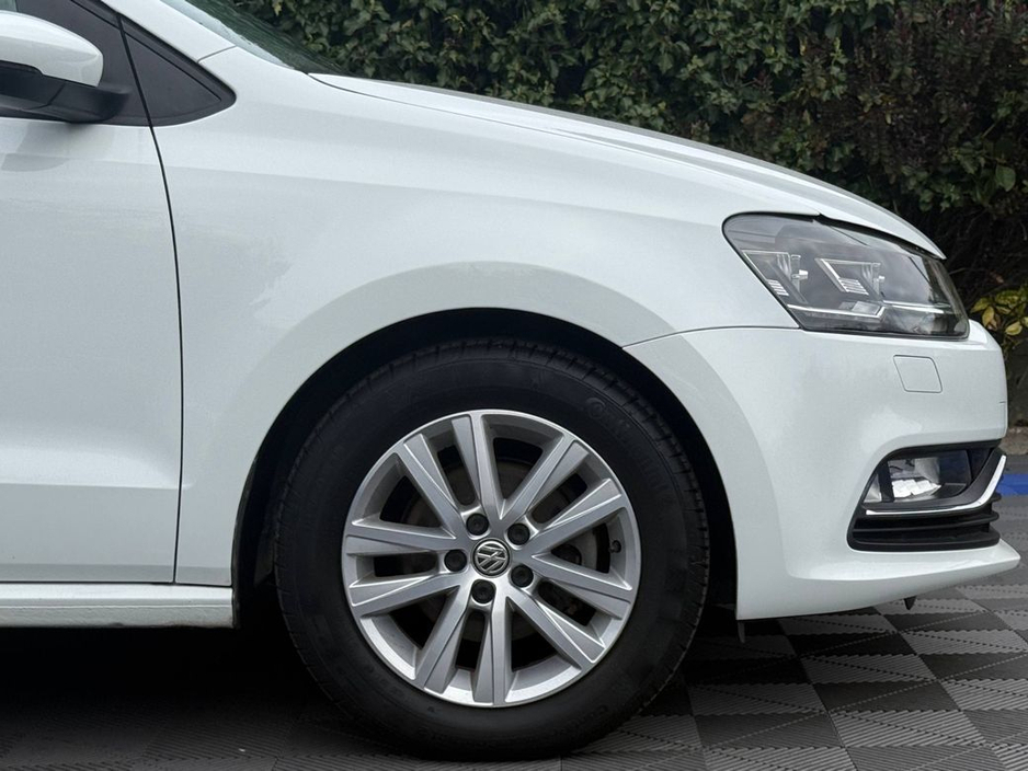 2017 Volkswagen Polo - image 9