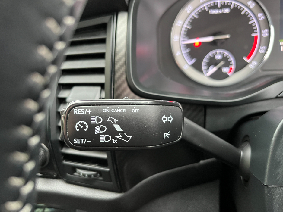 2020 Skoda Kodiaq SPORTLINE 7 SEATER AUTOMATIC 150BHP 2.0 DIESEL //PANORAMIC GLASS ROOF//HEATED SEATS AND STEERING WHEEL//REVERSE CAMERA// €33,950