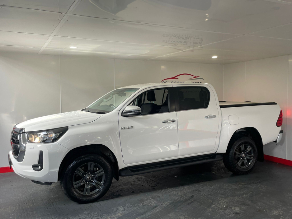 2023 Toyota Hilux - image 4