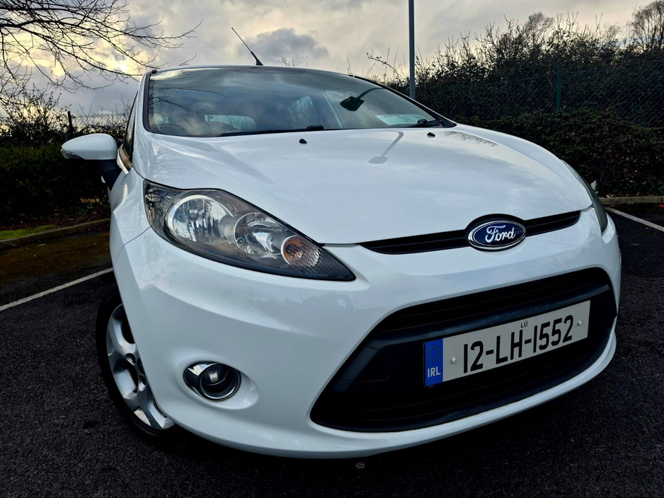 2012 Ford Fiesta - image 9