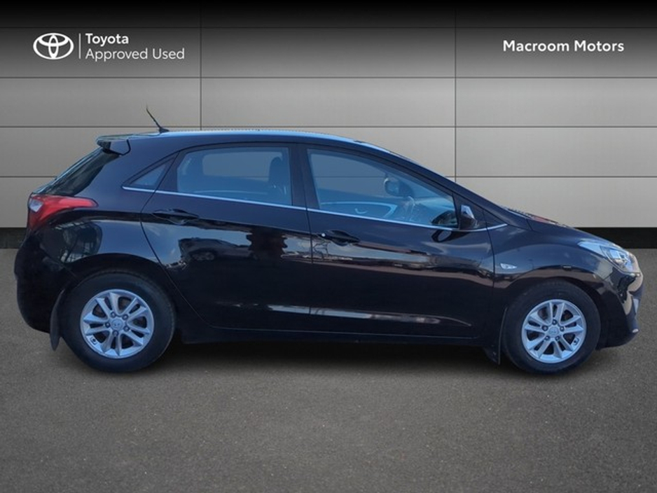 2016 Hyundai i30 - image 3