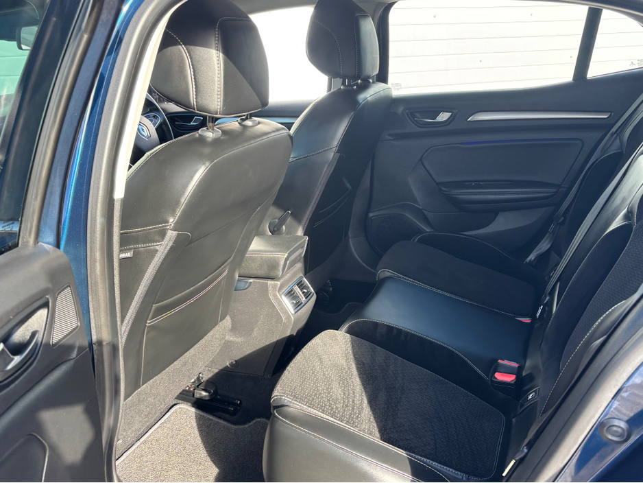 2017 Renault Megane - image 6