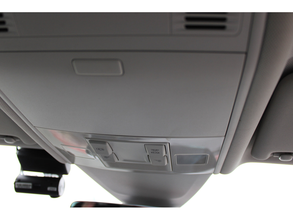 2018 Volkswagen Golf - image 26