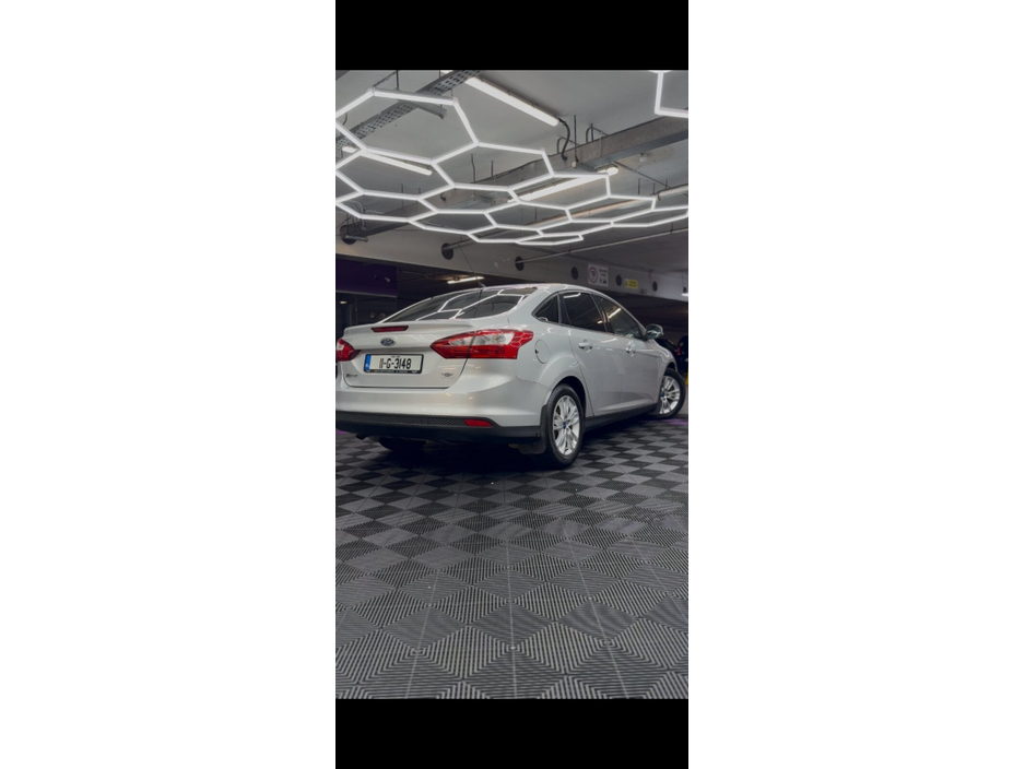 2011 Ford Focus - image 4