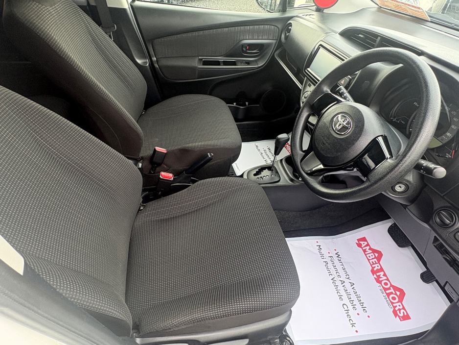 2017 Toyota Yaris - image 18