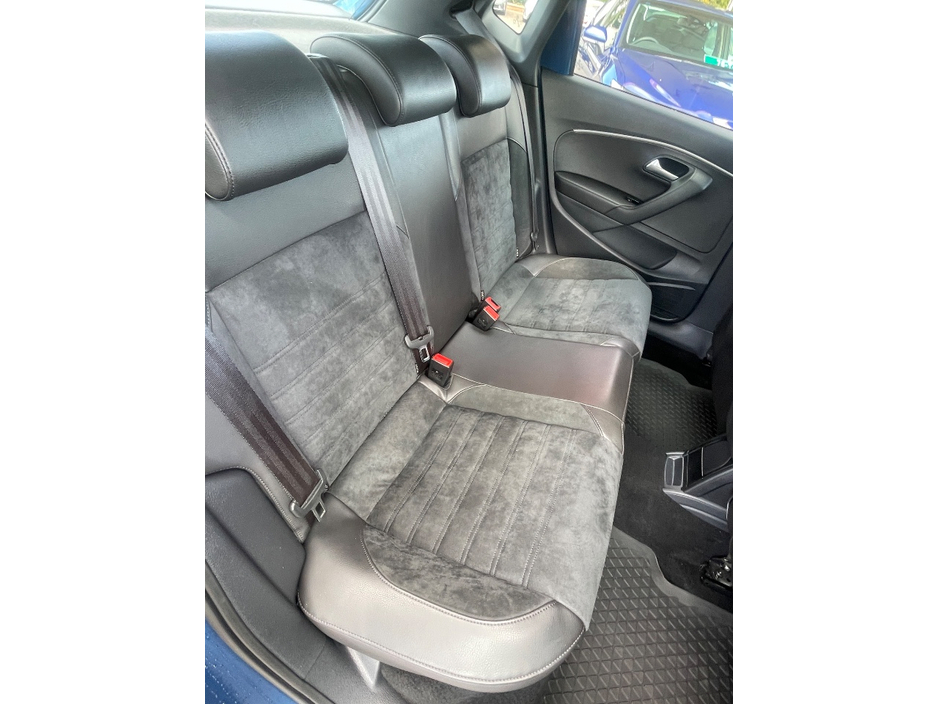 2016 Volkswagen Polo - image 11