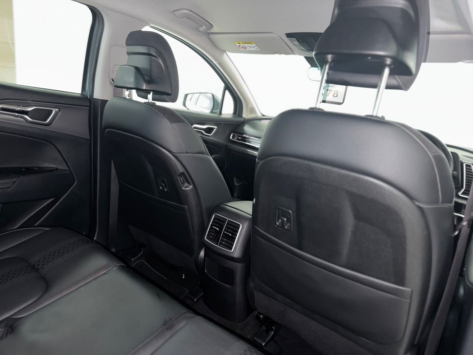 2024 Kia Sportage - image 6