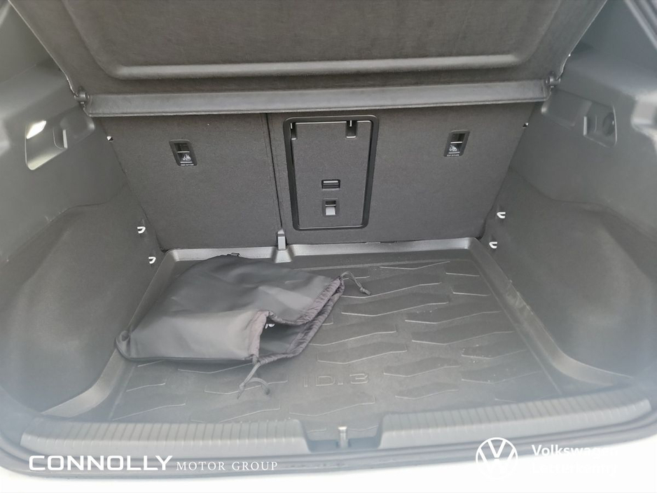 2025 Volkswagen ID.3 - image 8