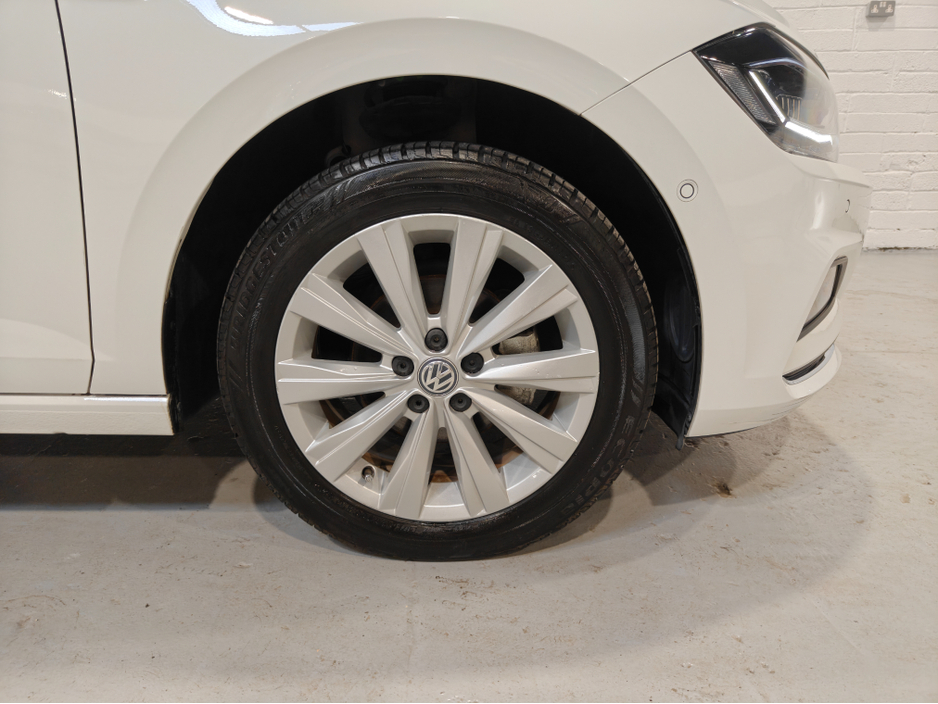 2018 Volkswagen Polo - image 9