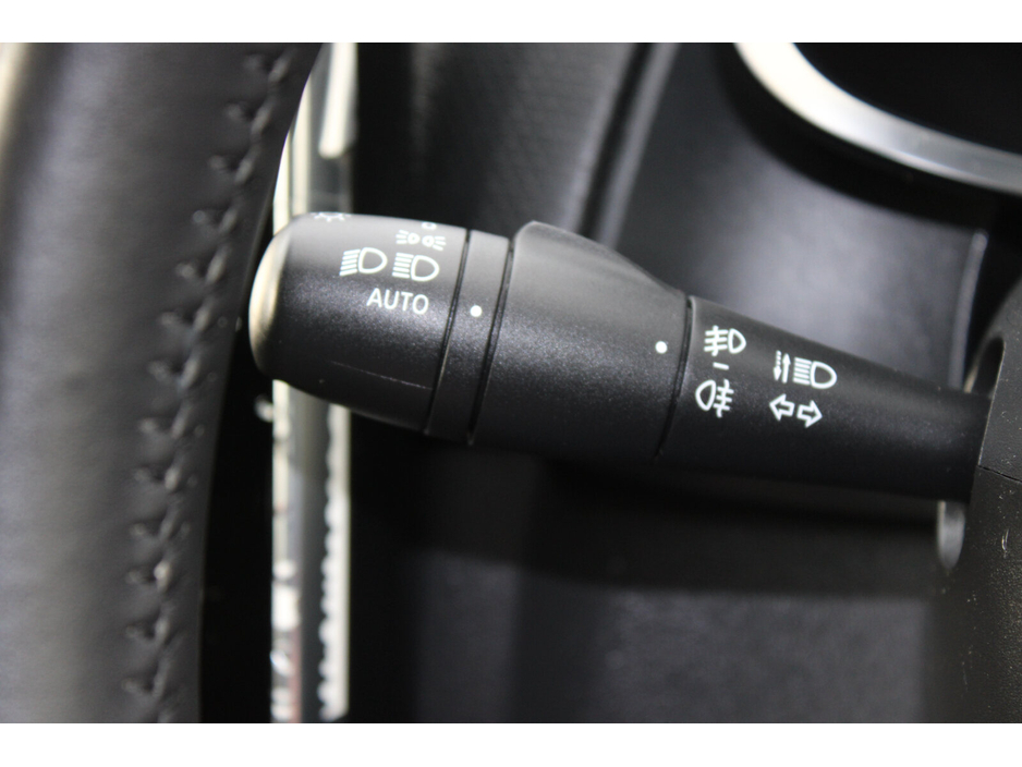 2017 Renault Clio - image 21