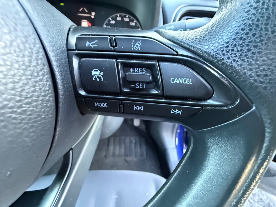 2021 Toyota Yaris - image 20
