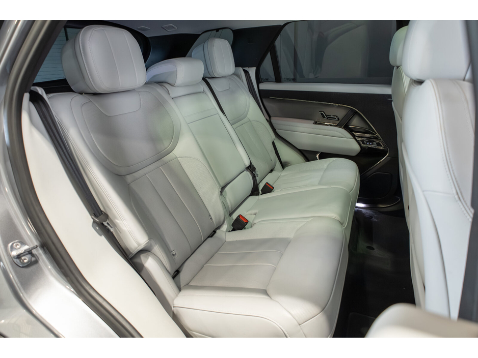 2023 Land Rover Range Rover Sport  €85,366