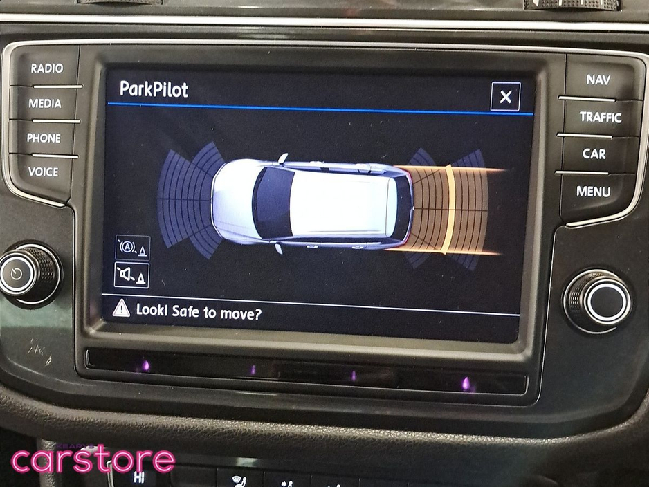 2017 Volkswagen Tiguan - image 20