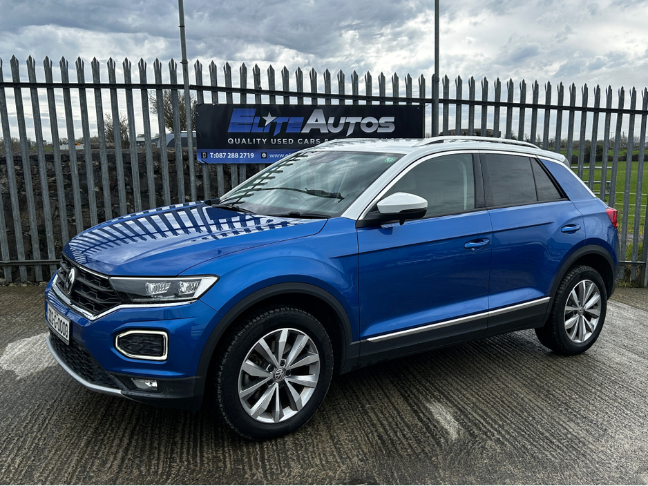 2020 Volkswagen T-Roc - image 2