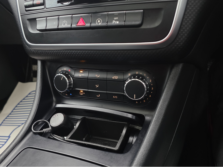 2015 Mercedes-Benz A Class A180  SUNFOOF PANO ROOF - HALF LEATHER HEATED SEATS - REV CAMERA - HI SPEC / SYSTEM LOW ROAD TAX BAND / SIMI DEALER €16,450