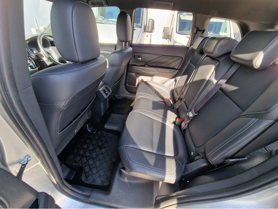 2019 Mitsubishi Outlander - image 26