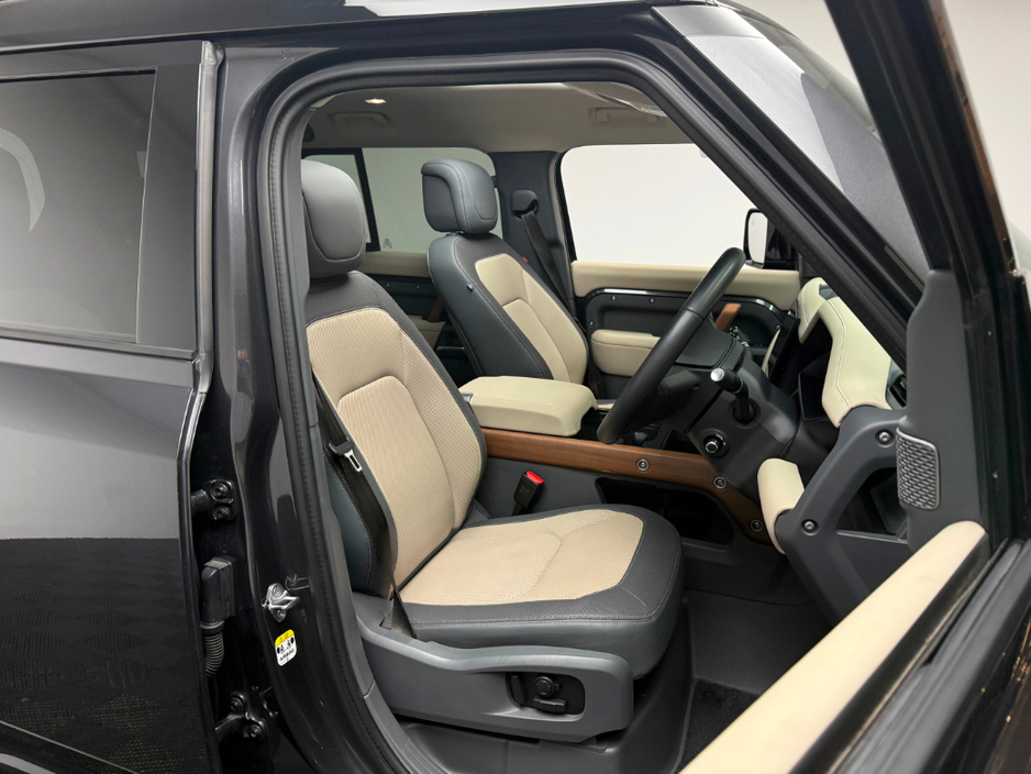 2024 Land Rover Defender - image 11