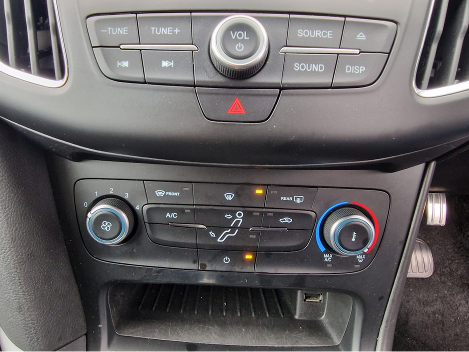 2018 Ford Focus - image 21