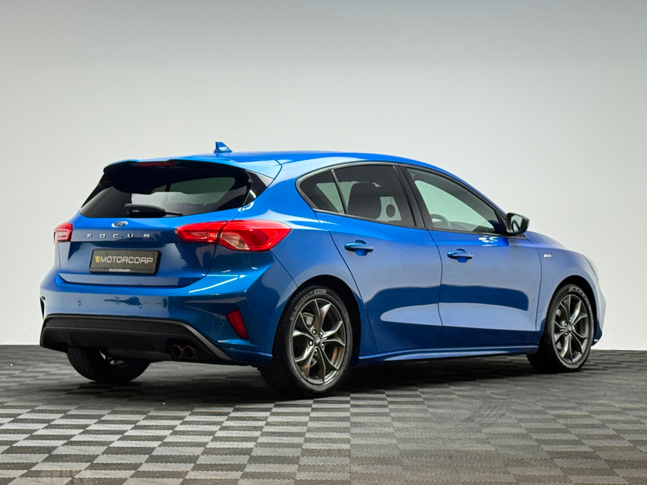 2021 Ford Focus - image 7