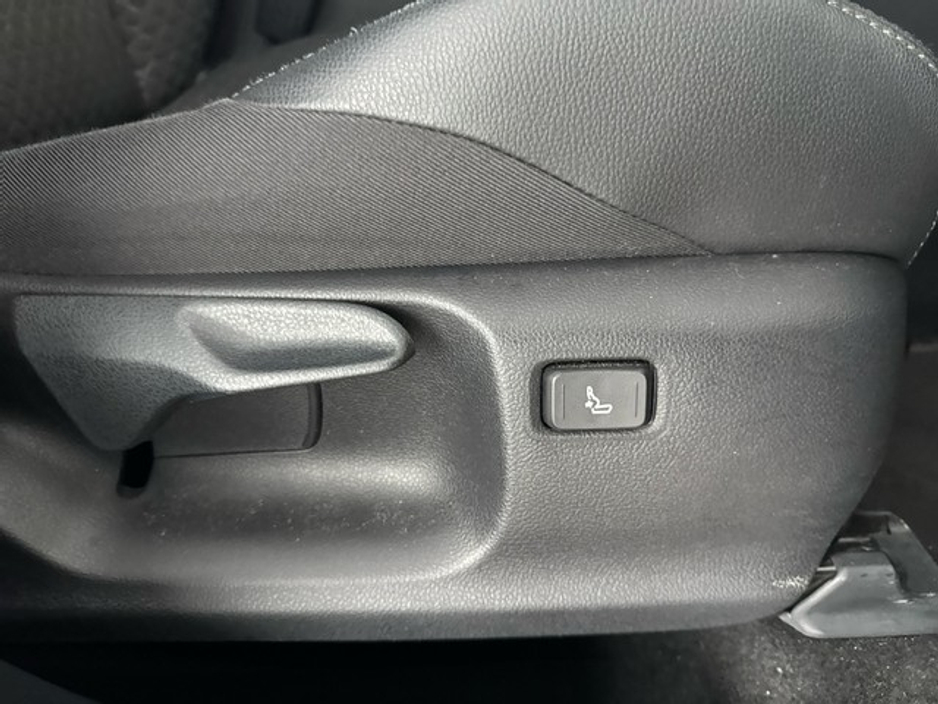 2023 Toyota C-HR HYBRID SPORT €30,950