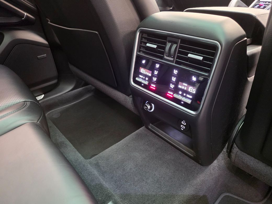 2023 Porsche Cayenne *E-HYBRID 3.0 V6 470BHP*PLATINUM EDITION* €74,950