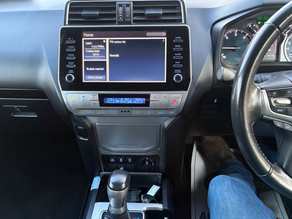 2023 Toyota Landcruiser - image 12