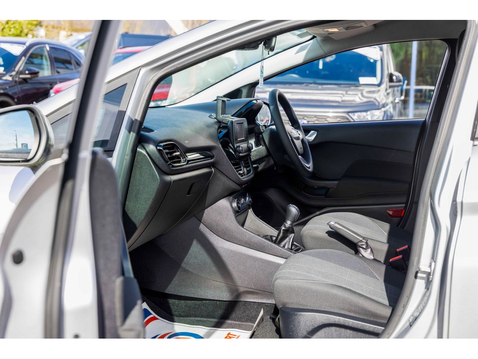 2018 Ford Fiesta - image 21