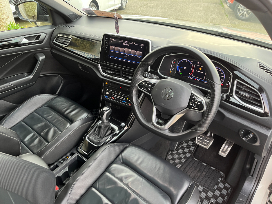 2023 Volkswagen T-Roc - image 18