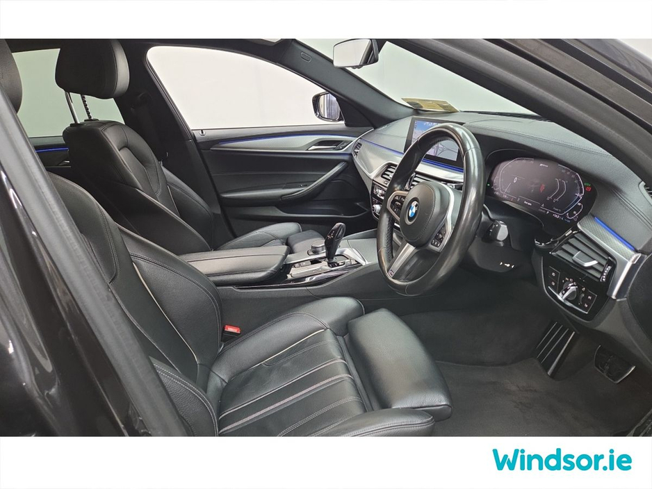 2019 BMW 5 Series - image 10