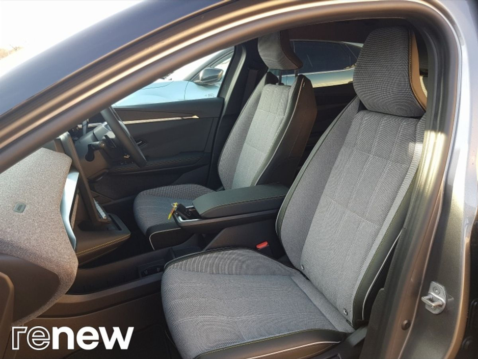 2026 Renault Megane - image 5