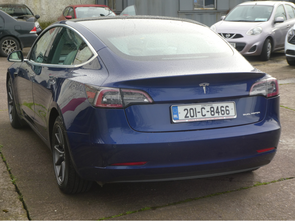 2020 Tesla Model 3 - image 6
