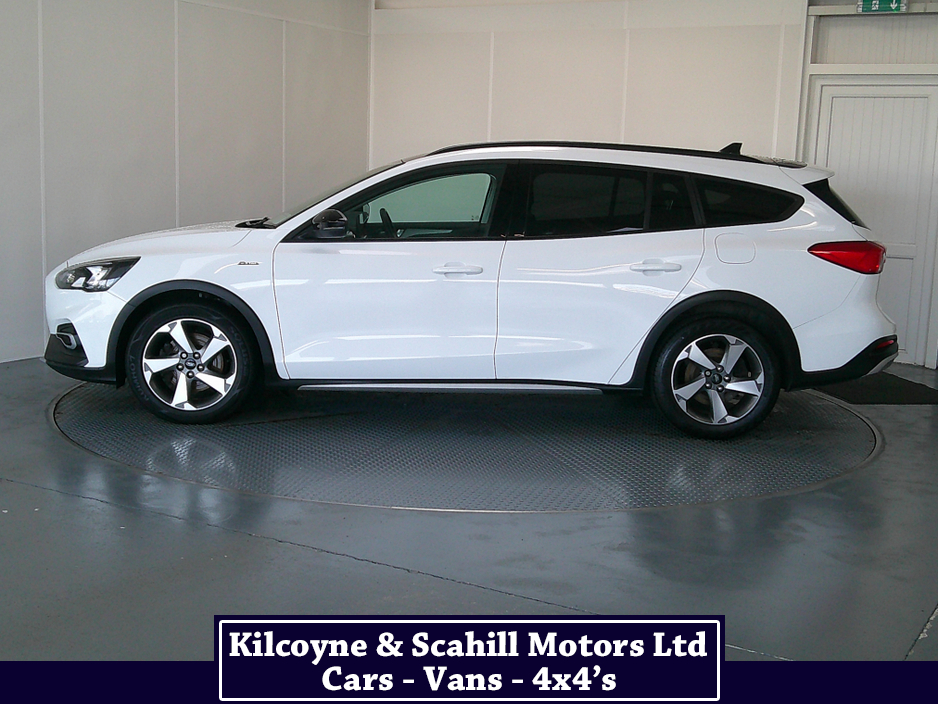 2020 Ford Focus - image 4