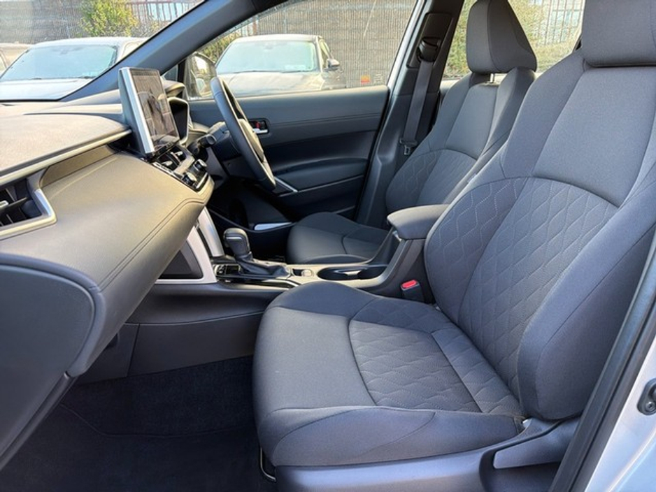 2025 Toyota Corolla Cross - image 6