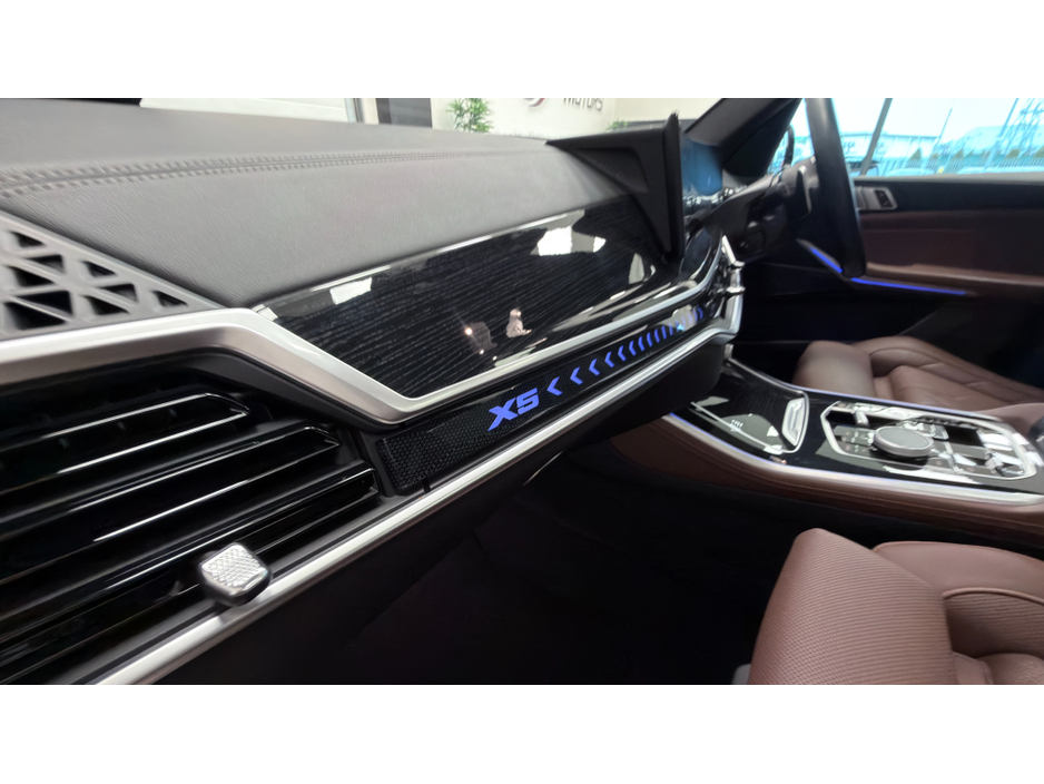 2023 BMW X5 - image 11