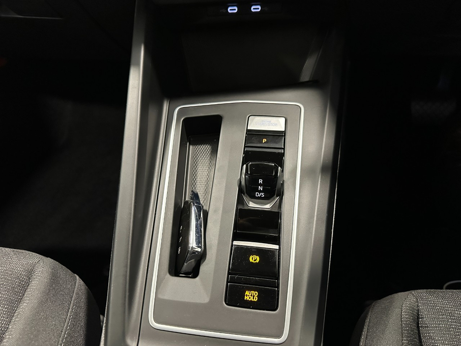 2021 Volkswagen Golf - image 34